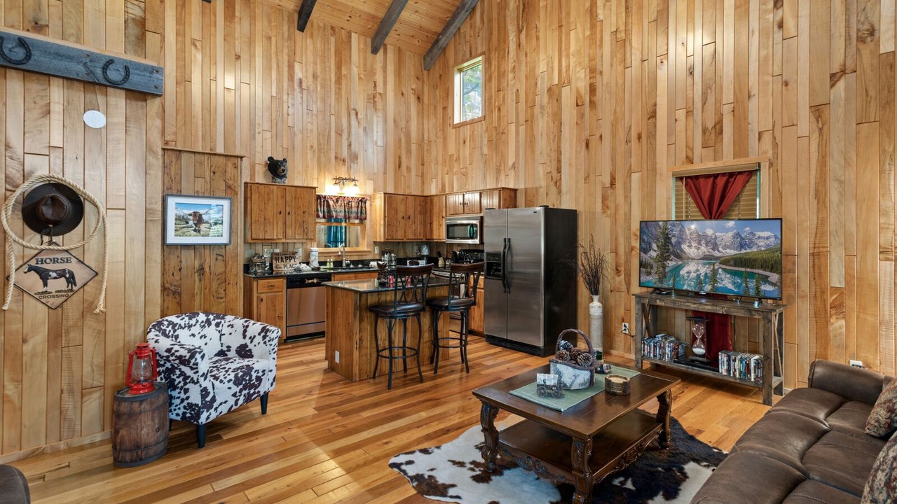 Photo of Livingroom in Linville Falls