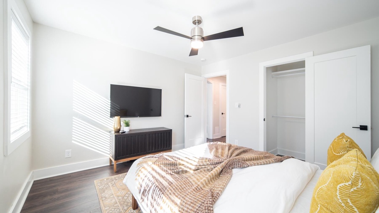 Photo of Bedroom in Villa Heights