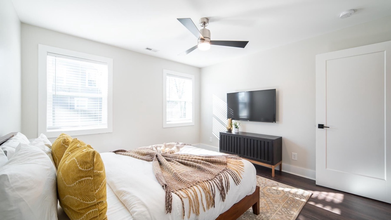 Photo of Bedroom in Villa Heights