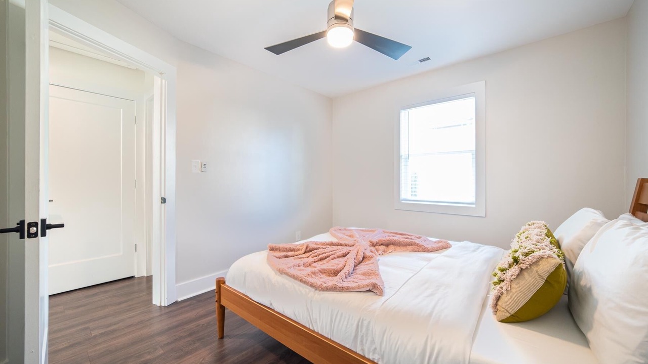 Photo of Bedroom in Villa Heights
