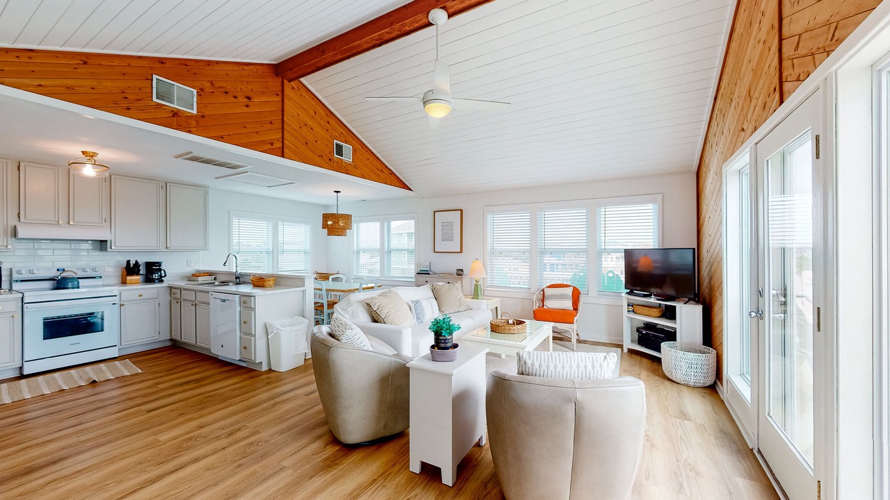 Photo of Livingroom in Brigands' Bay