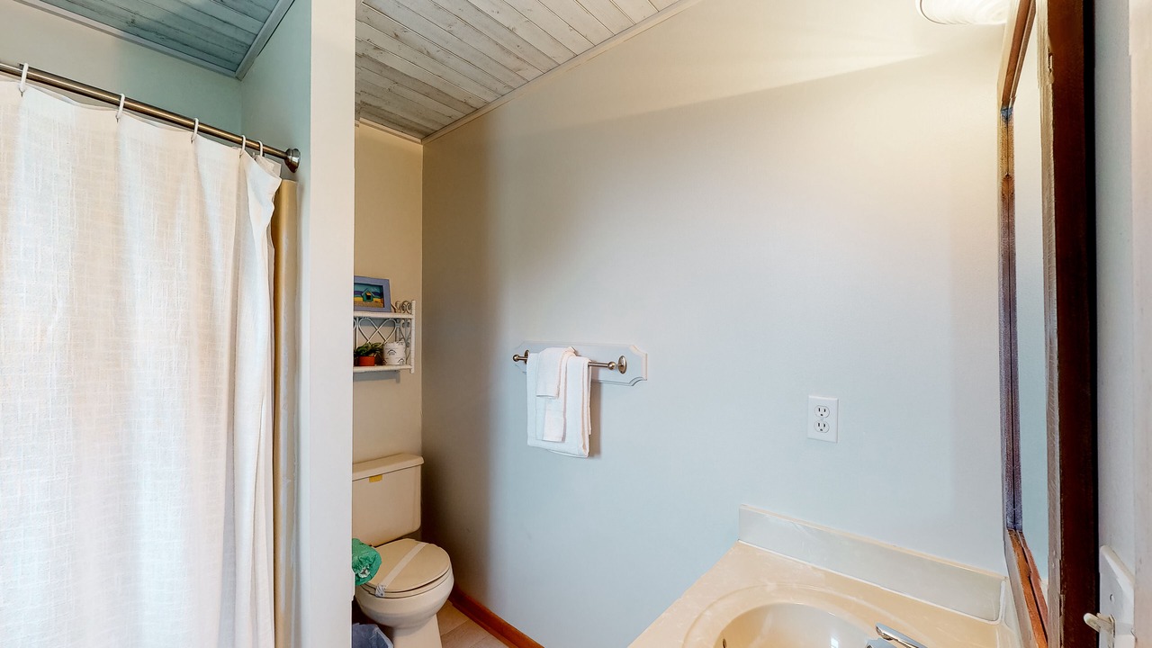 Photo of Bathroom in Brigands' Bay