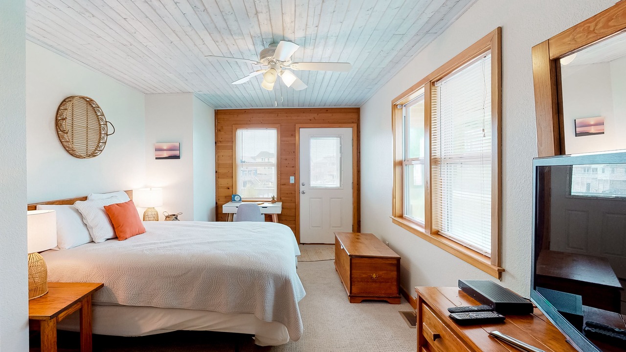 Photo of Bedroom in Brigands' Bay