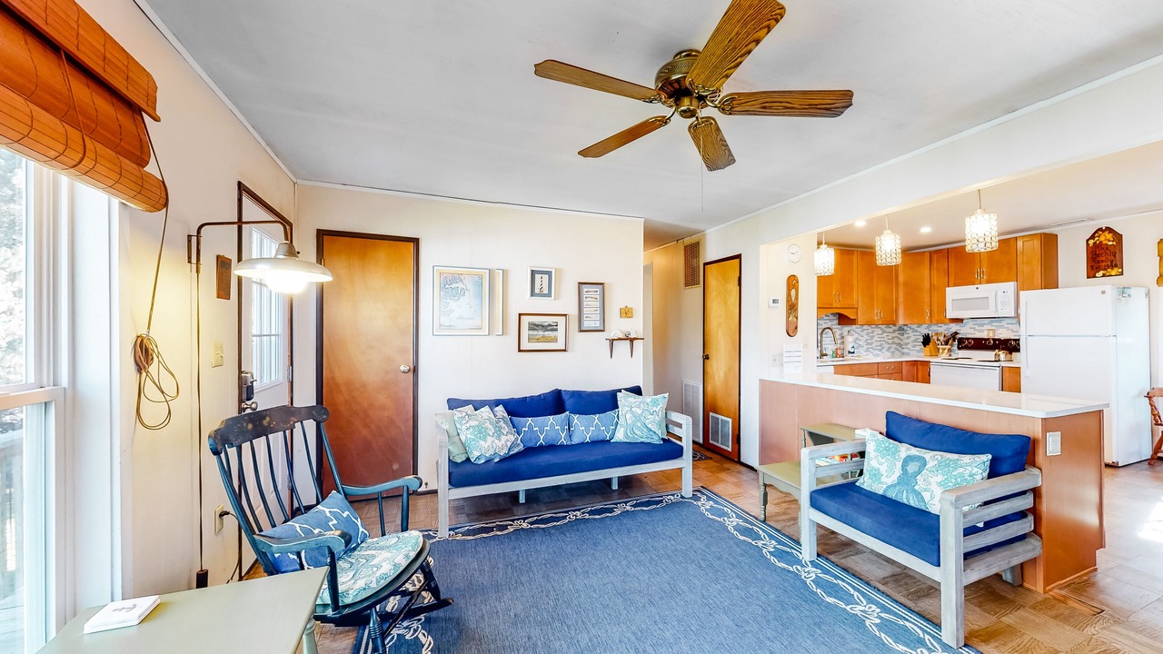 Photo of Livingroom in Brigands' Bay