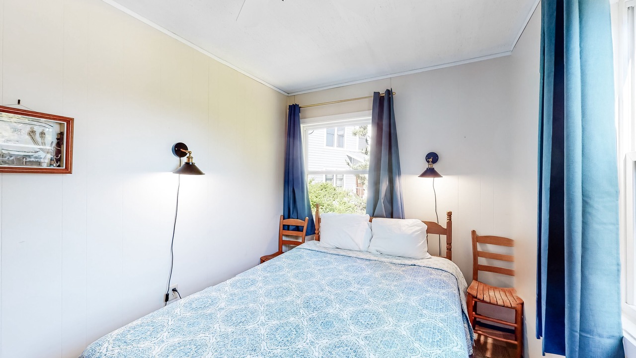 Photo of Bedroom in Brigands' Bay