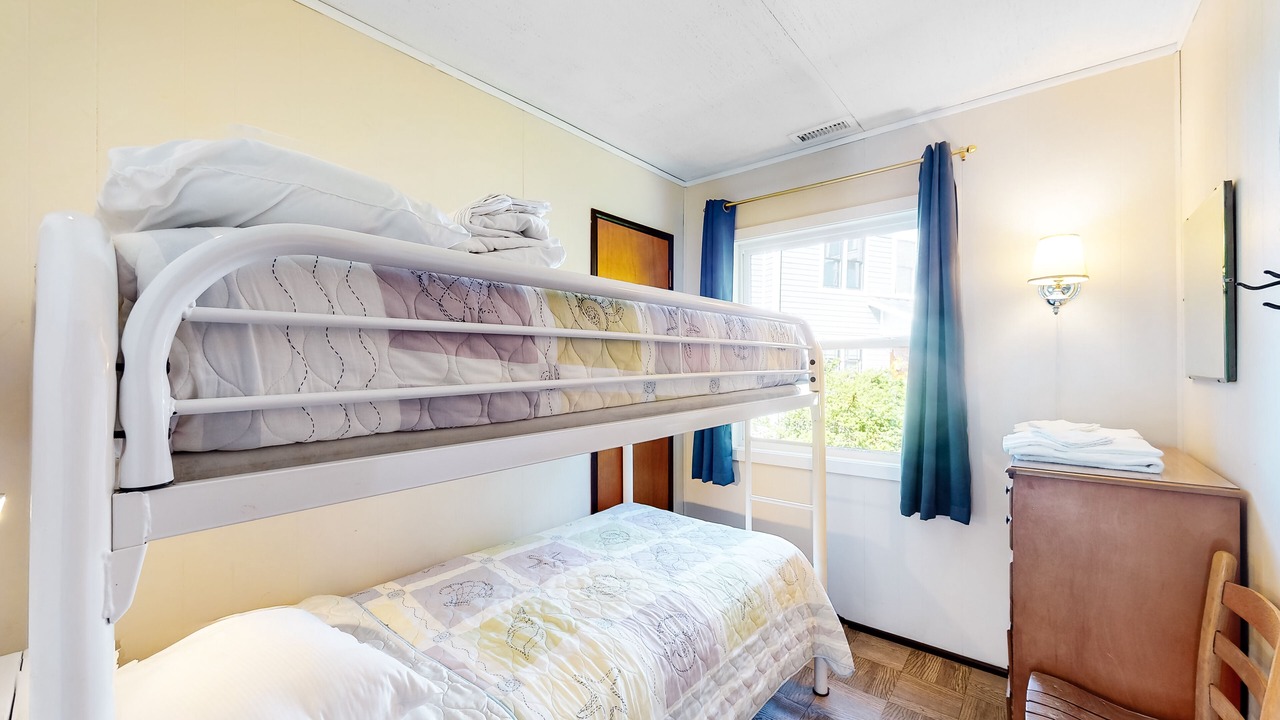 Photo of Bedroom in Brigands' Bay