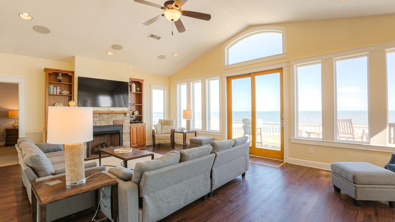 Photo of Livingroom in Avon