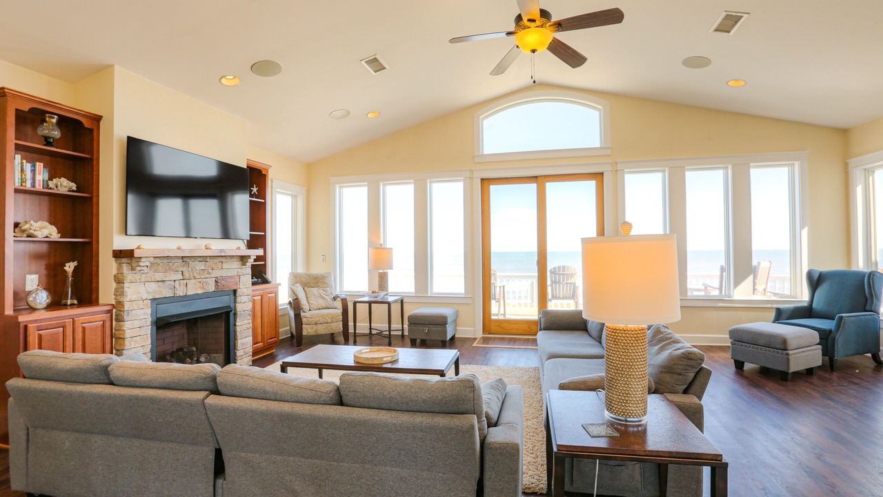 Photo of Livingroom in Avon