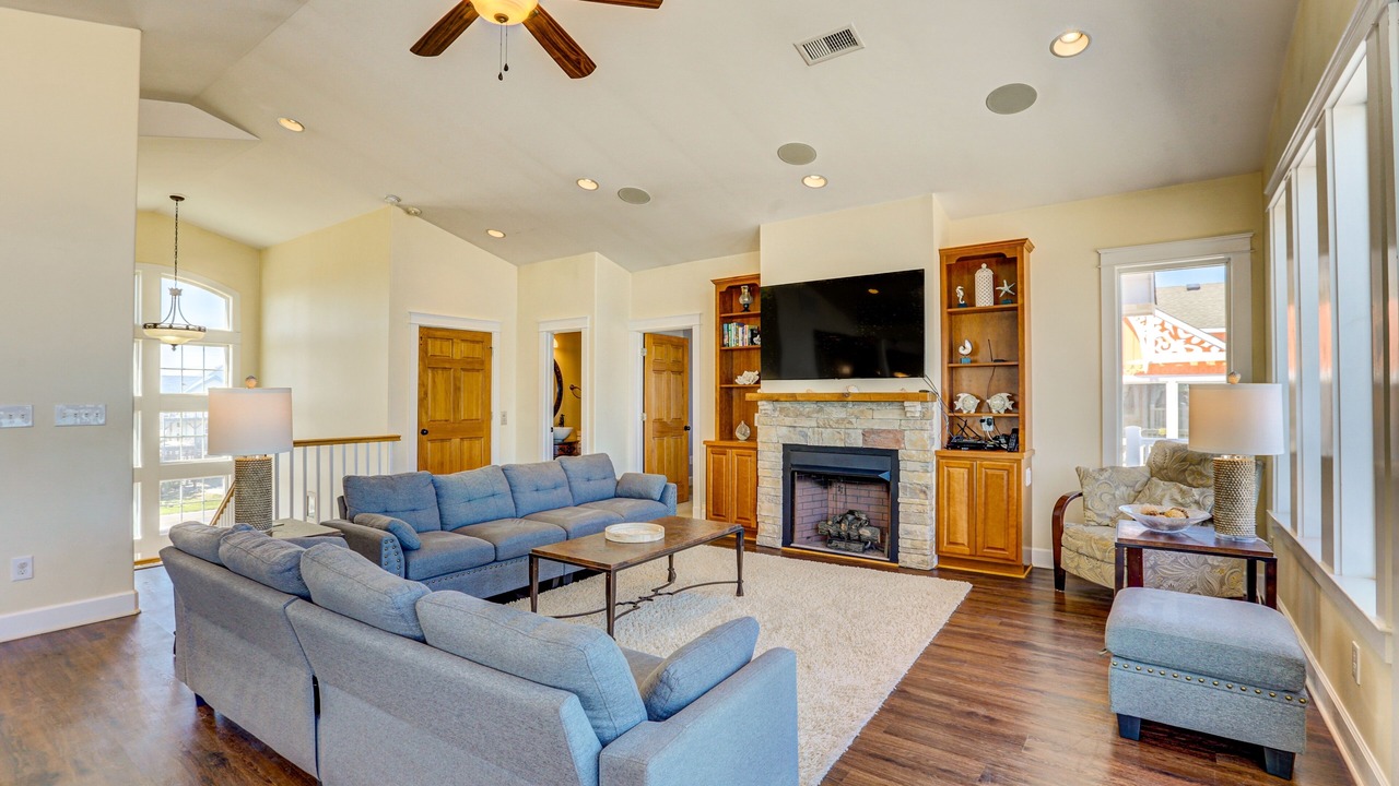 Photo of Livingroom in Avon