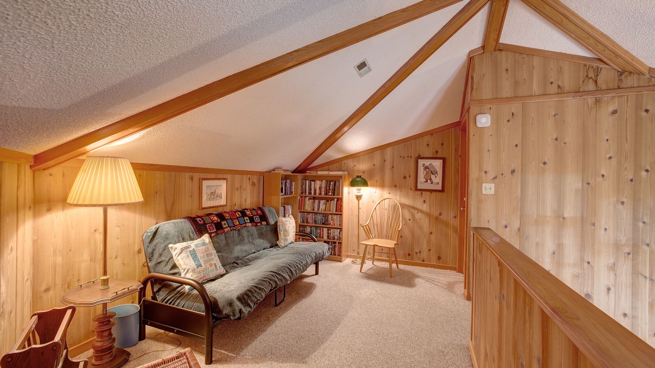 Photo of Livingroom in Brigands' Bay