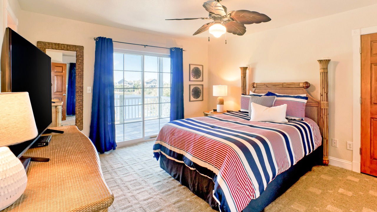 Photo of Bedroom in Waves