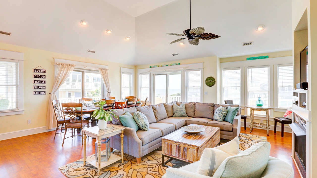 Photo of Livingroom in Avon