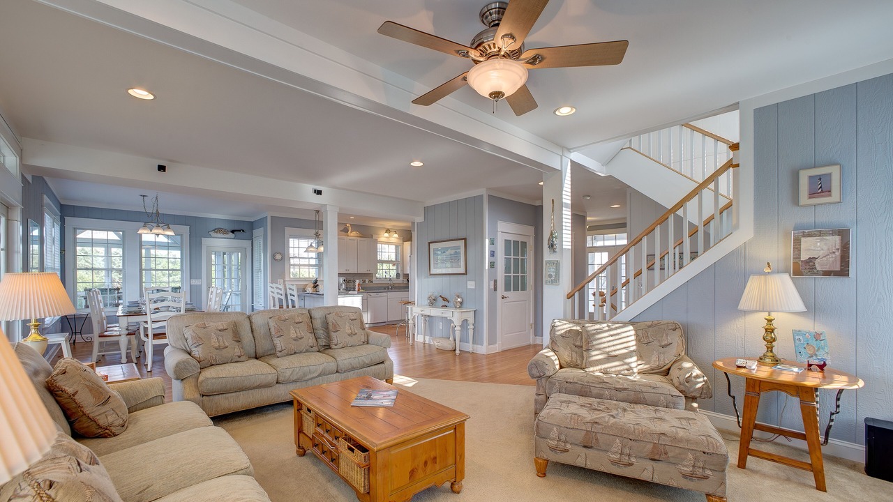 Photo of Livingroom in Brigands' Bay