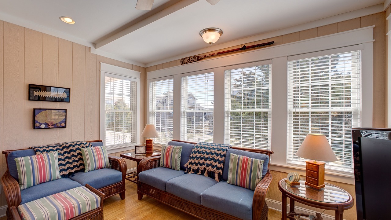 Photo of Livingroom in Brigands' Bay