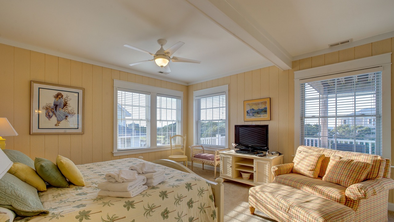 Photo of Bedroom in Brigands' Bay