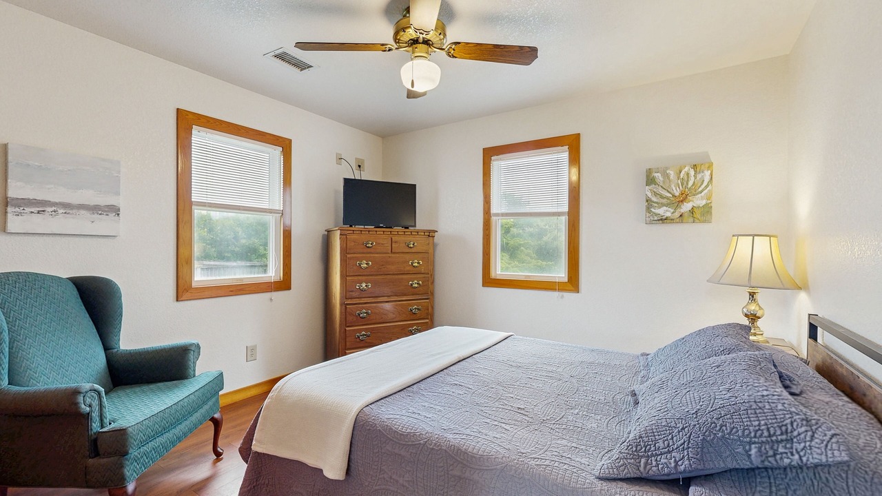 Photo of Bedroom in Brigands' Bay