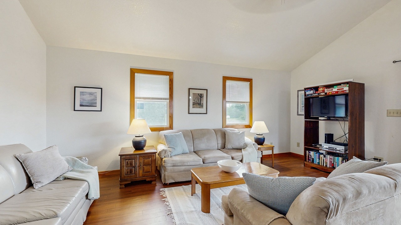 Photo of Livingroom in Brigands' Bay