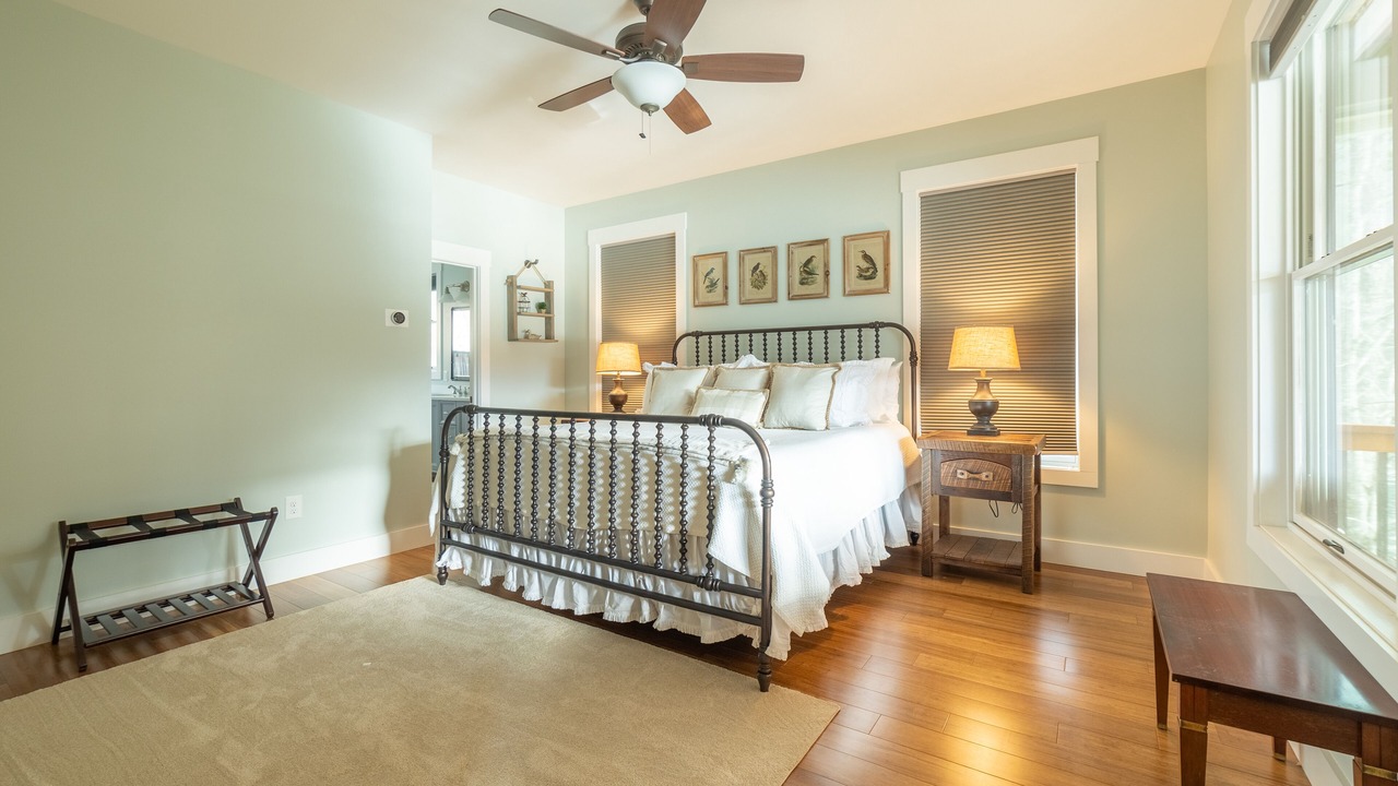 Photo of Bedroom in Robbinsville