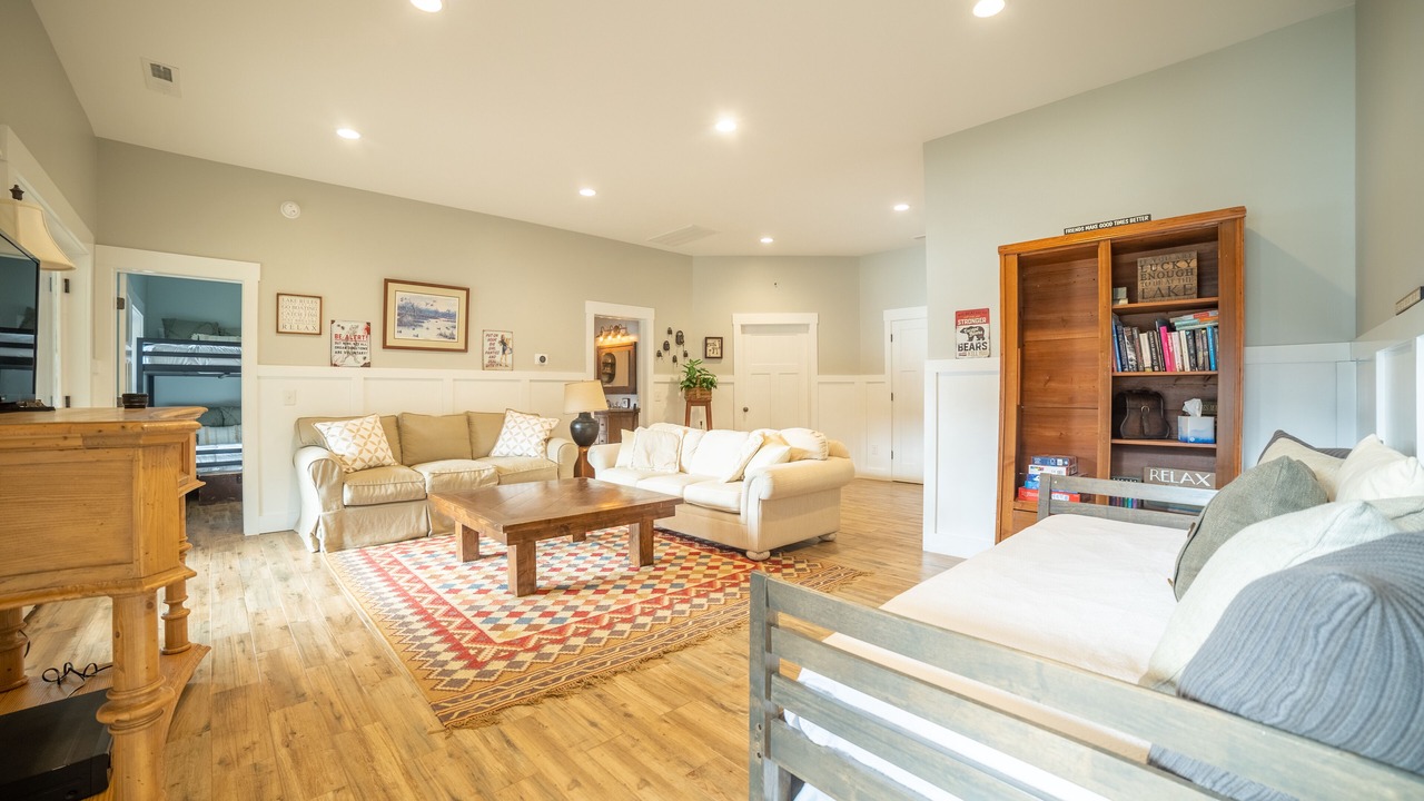Photo of Livingroom in Robbinsville