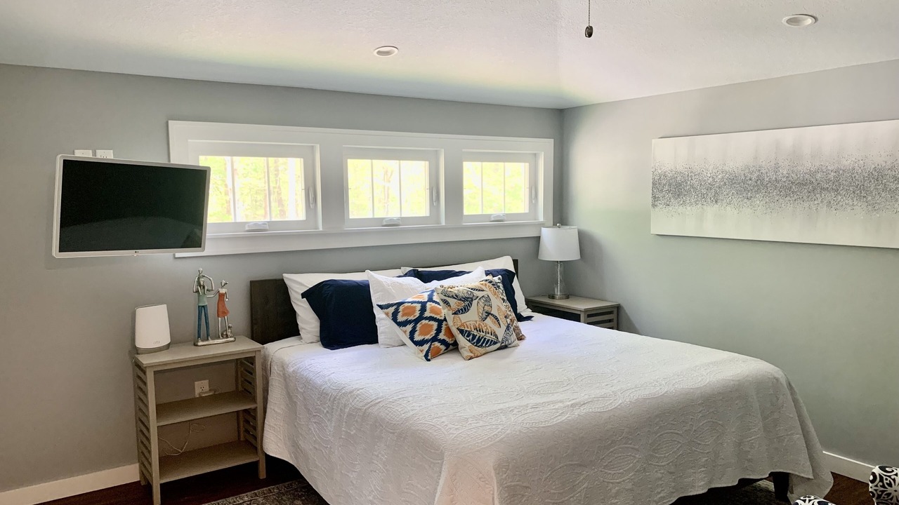 Photo of Bedroom in Flat Rock