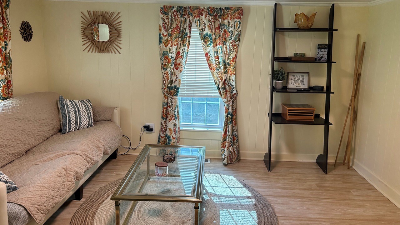Photo of Livingroom in Yadkinville