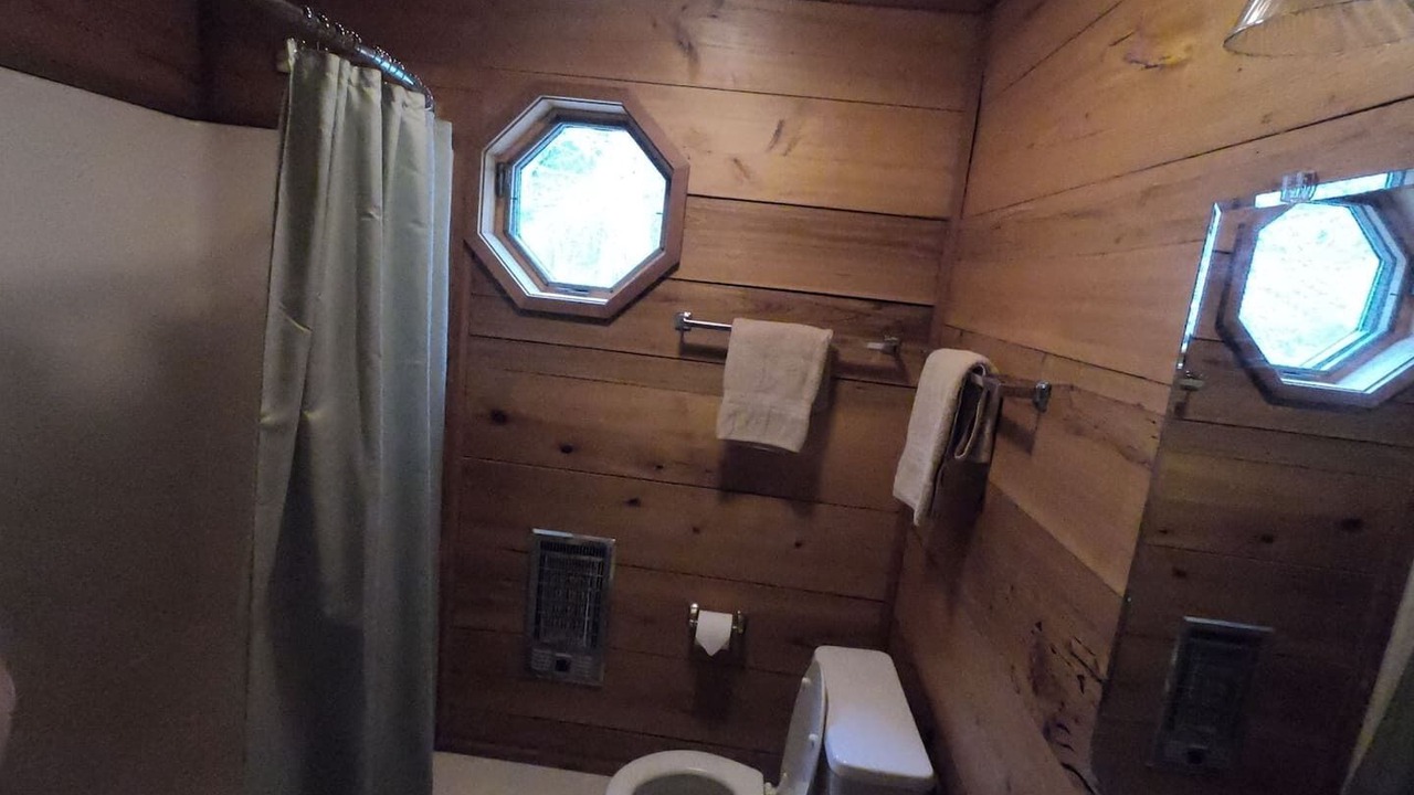 Photo of Bathroom in Apple Ridge