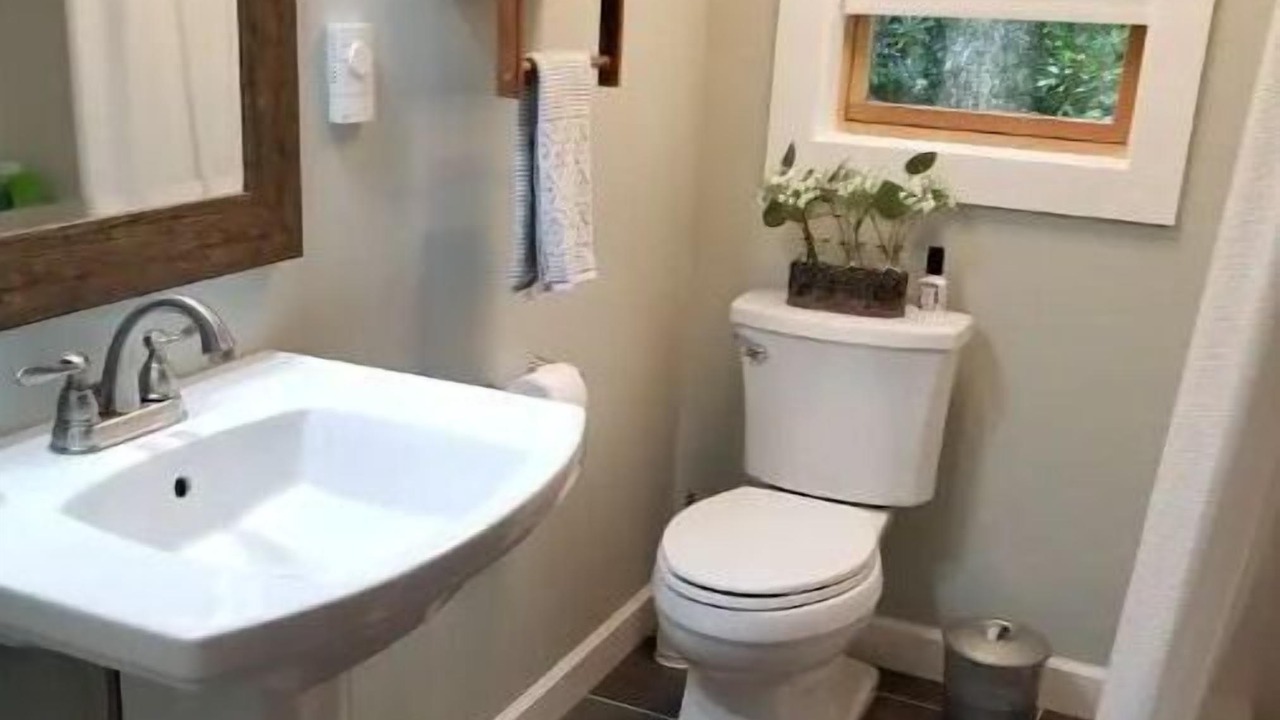 Photo of Bathroom in Newland