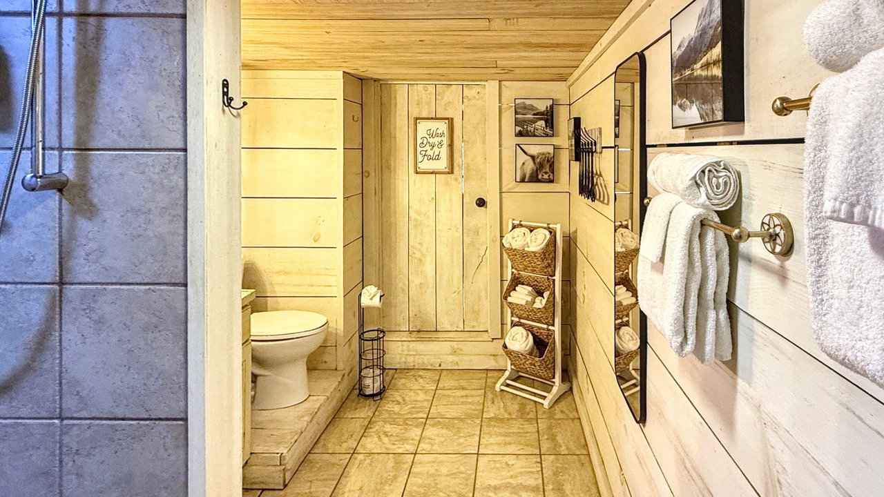 Photo of Bedroom in Mirror Lake