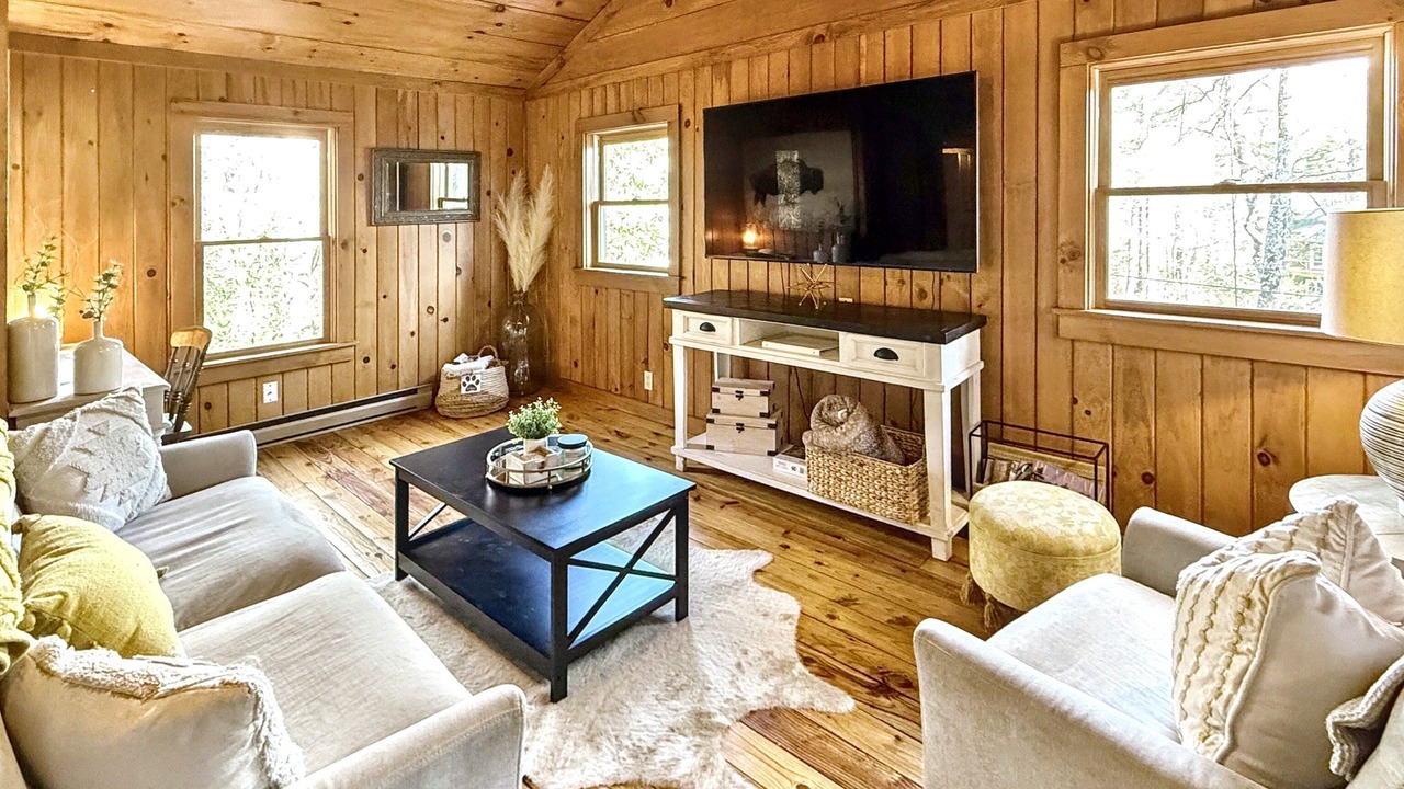Photo of Bedroom in Mirror Lake