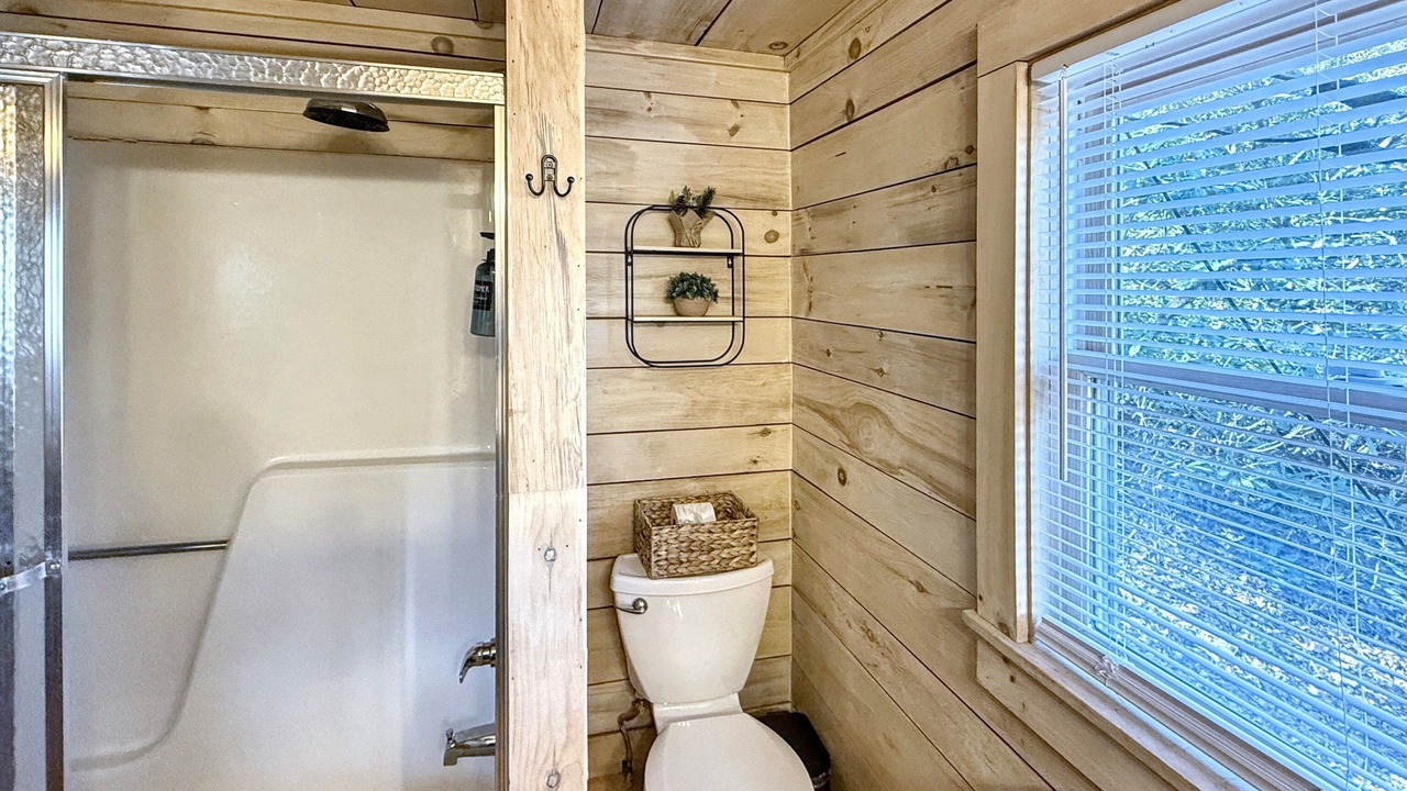Photo of Bathroom in Mirror Lake