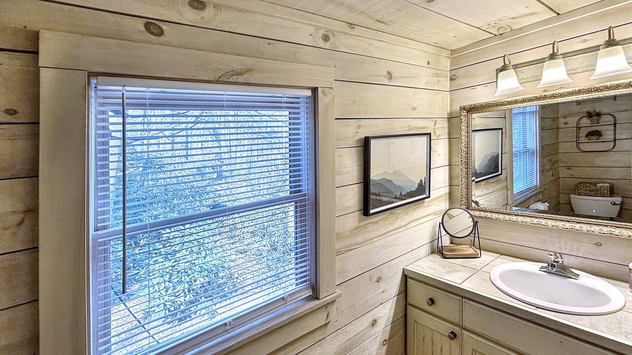 Photo of Bathroom in Mirror Lake