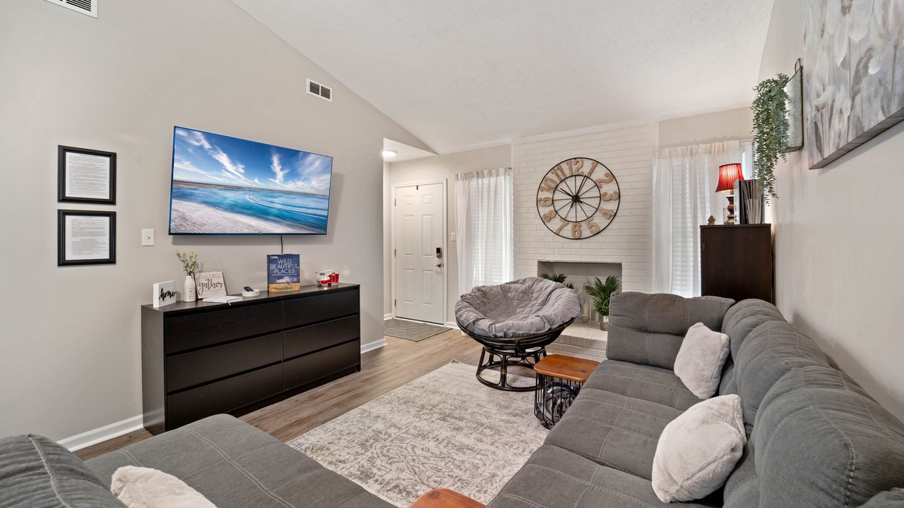 Photo of Livingroom in Jacksonville