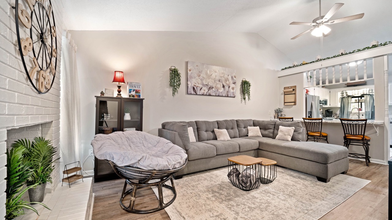 Photo of Livingroom in Jacksonville