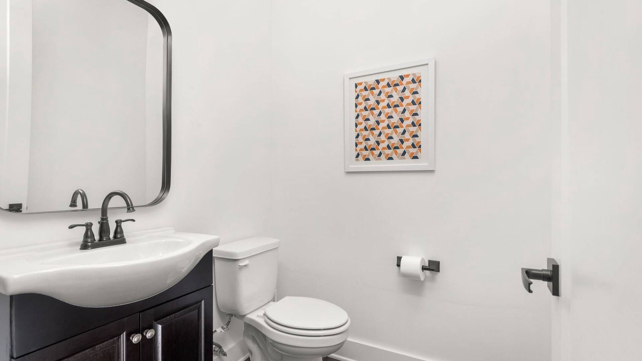 Photo of Bathroom in Hurwood Heights
