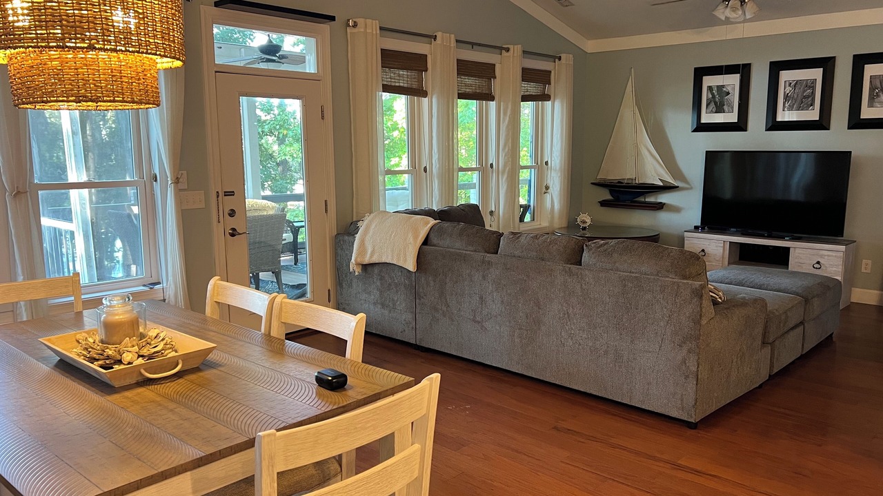 Photo of Livingroom in Fairfield Harbour