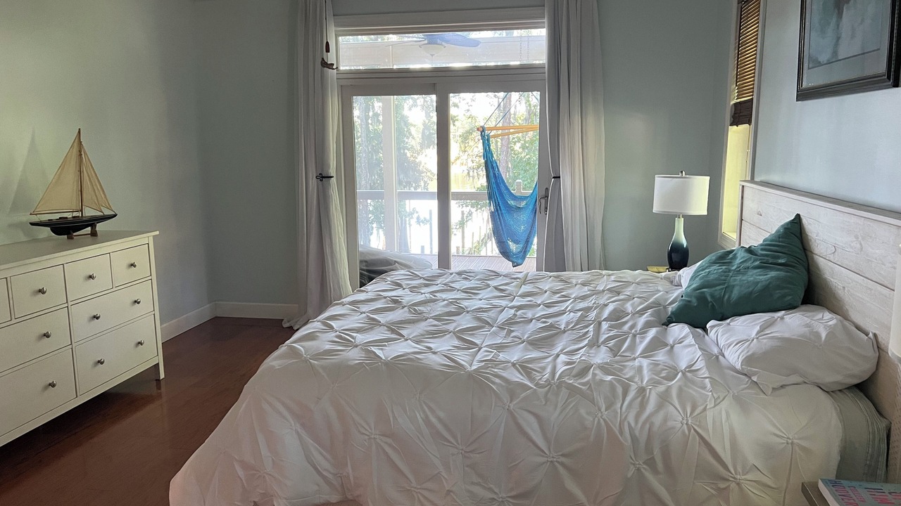 Photo of Bedroom in Fairfield Harbour