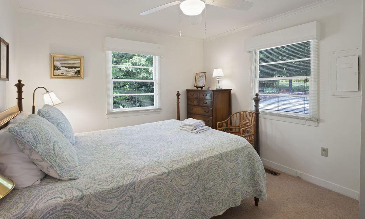 Photo of Bedroom in Southmont