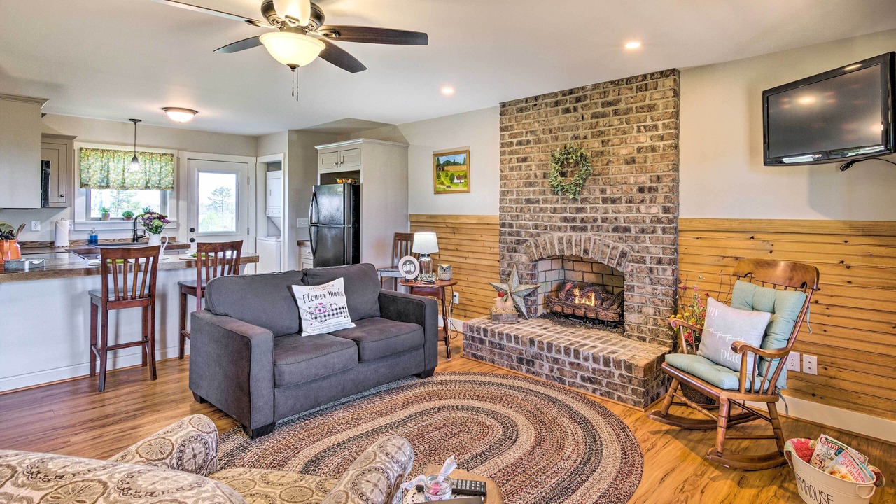 Photo of Livingroom in Lawndale