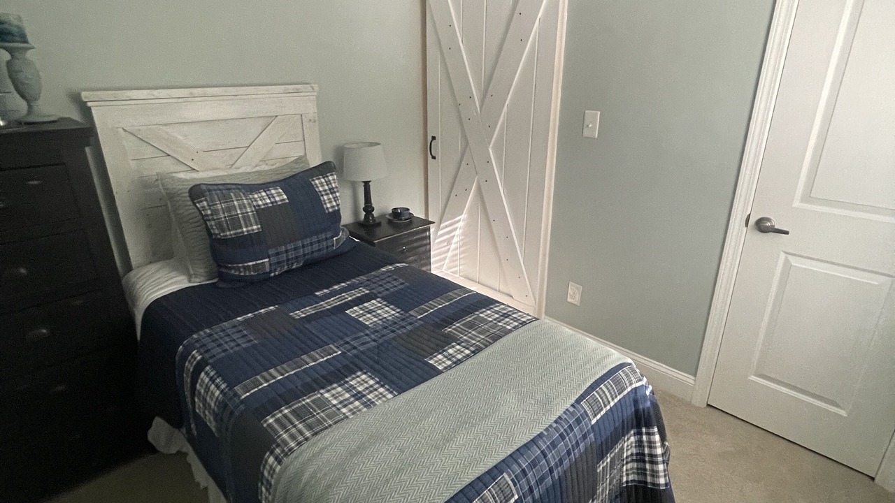 Photo of Bedroom in Roxboro