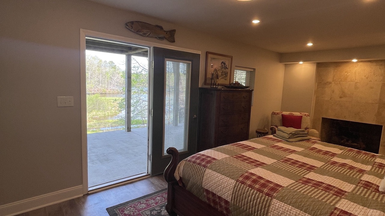Photo of Bedroom in Roxboro