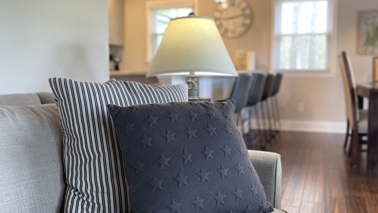 Photo of Livingroom in Roxboro