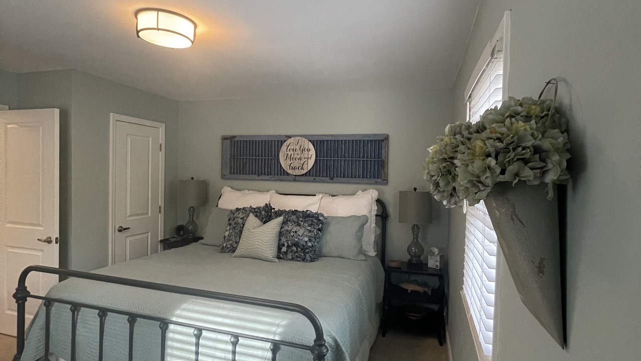 Photo of Bedroom in Roxboro
