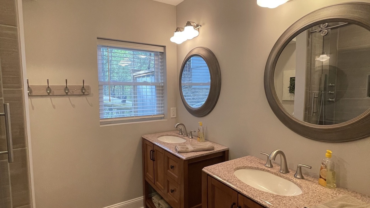 Photo of Bathroom in Roxboro