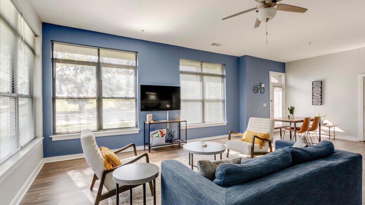 Photo of Livingroom in Hillsboro Village