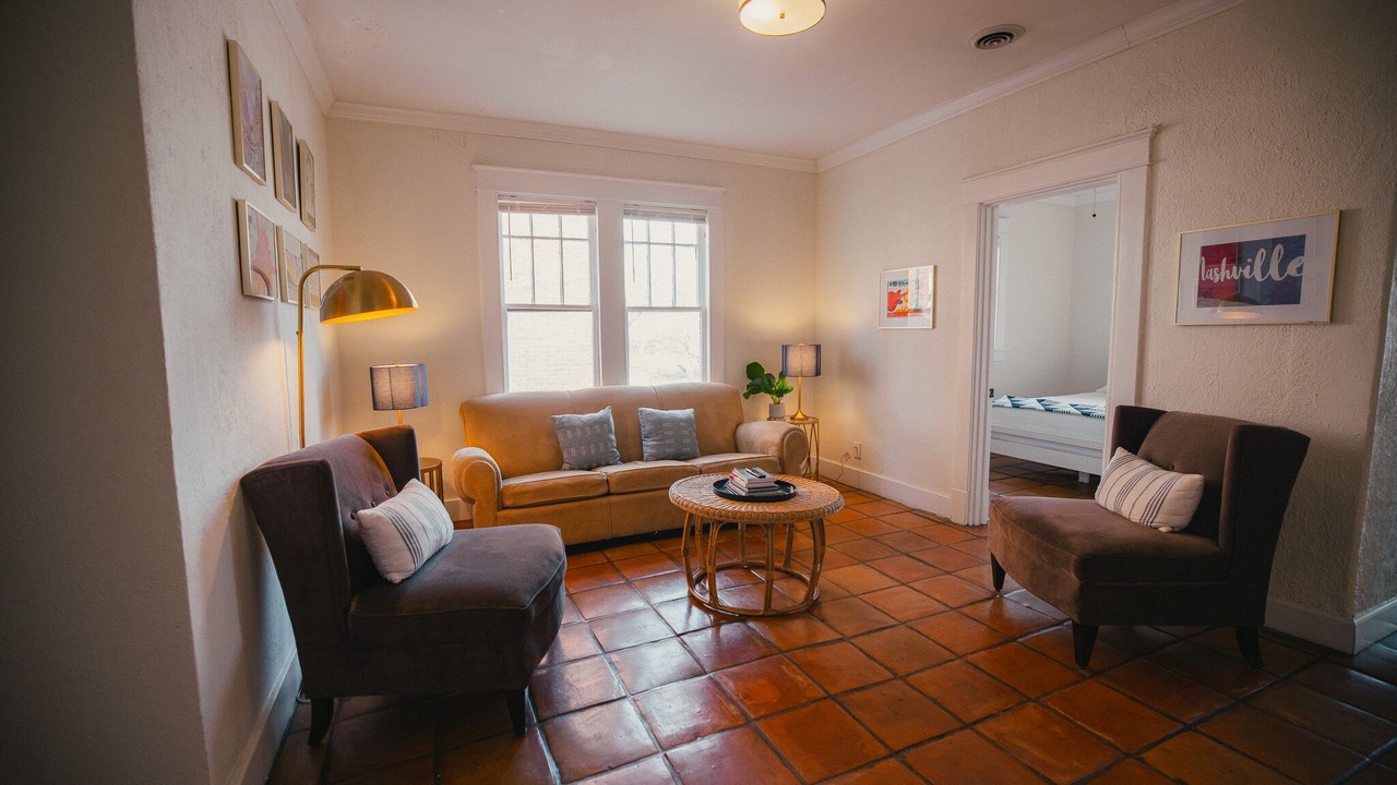 Photo of Livingroom in Hillsboro Village