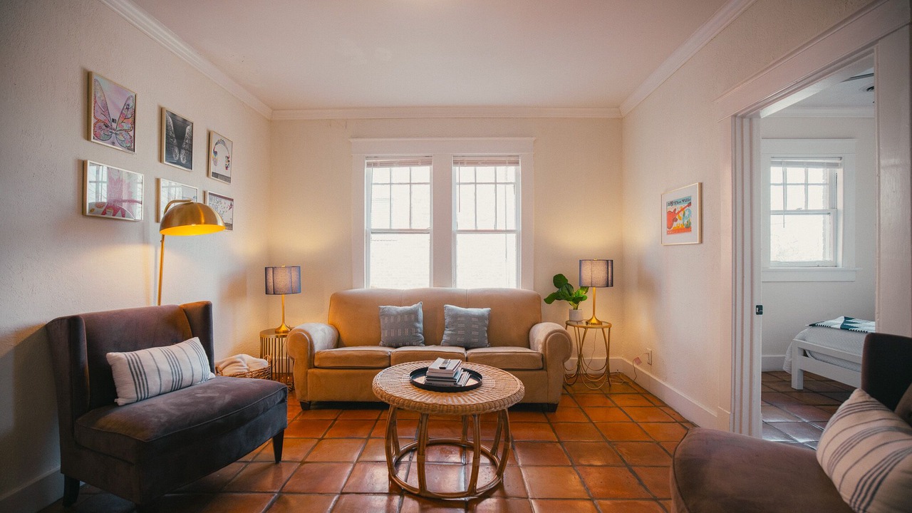 Photo of Livingroom in Hillsboro Village