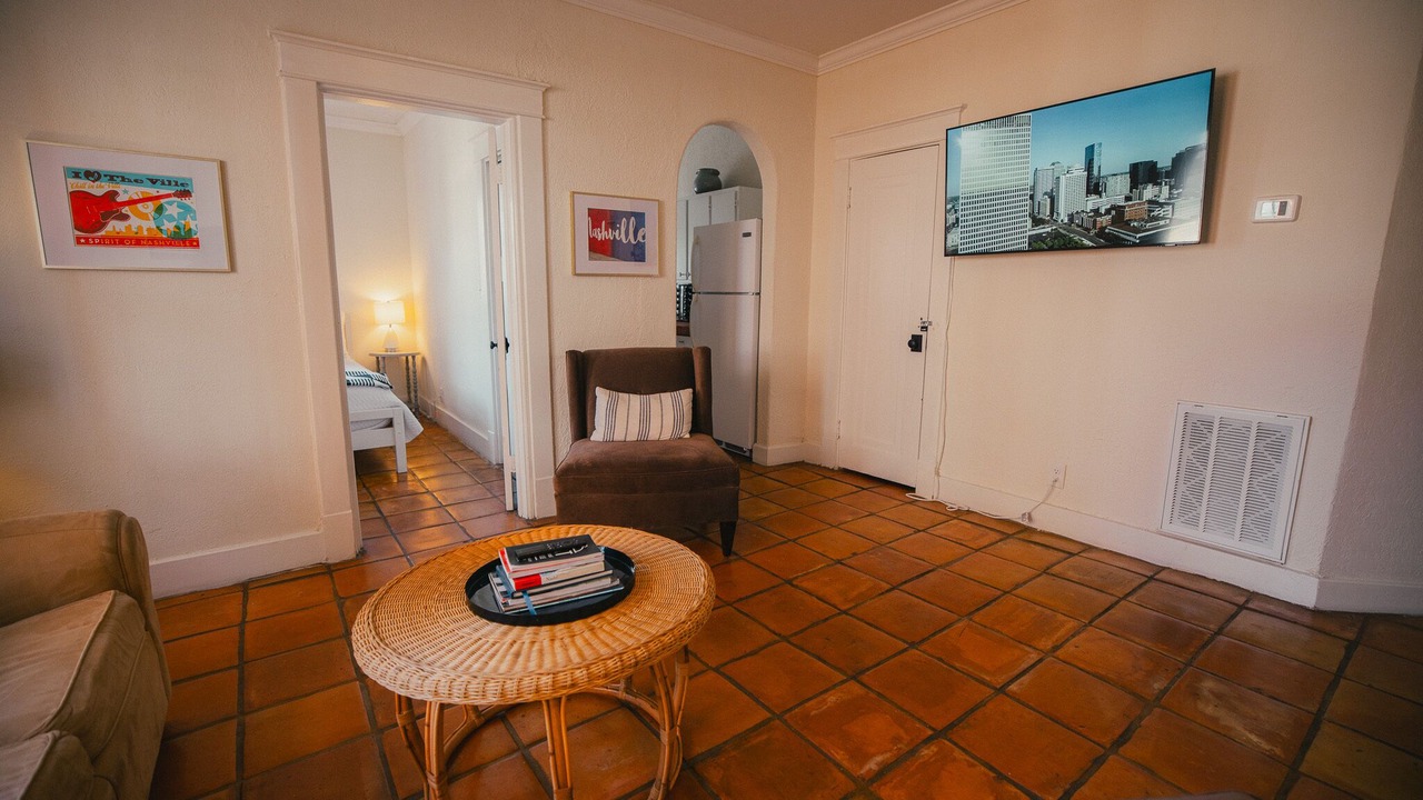 Photo of Livingroom in Hillsboro Village