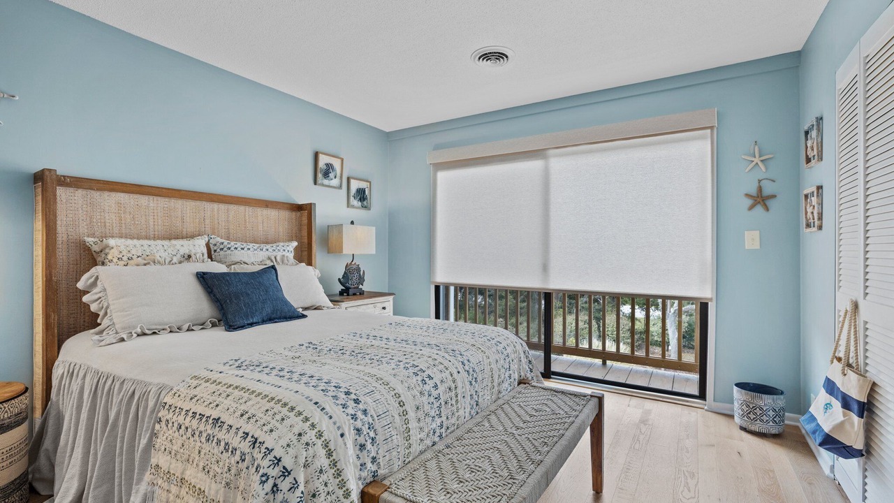 Photo of Bedroom in Pine Knoll Shores