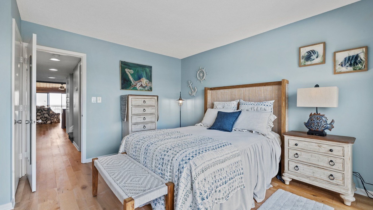 Photo of Bedroom in Pine Knoll Shores