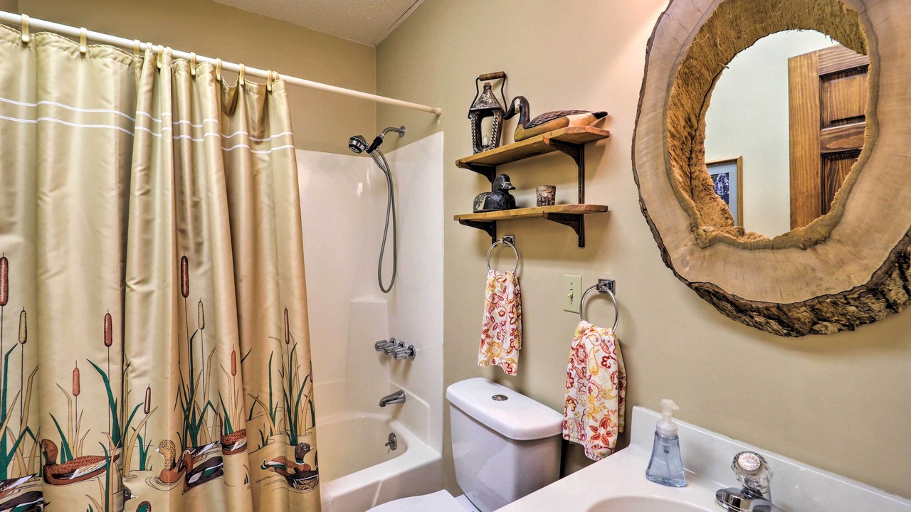Photo of Bathroom in Newland
